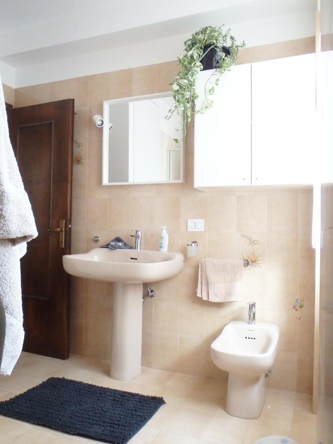 Casa Nina Apartment Sondrio Bagian luar foto